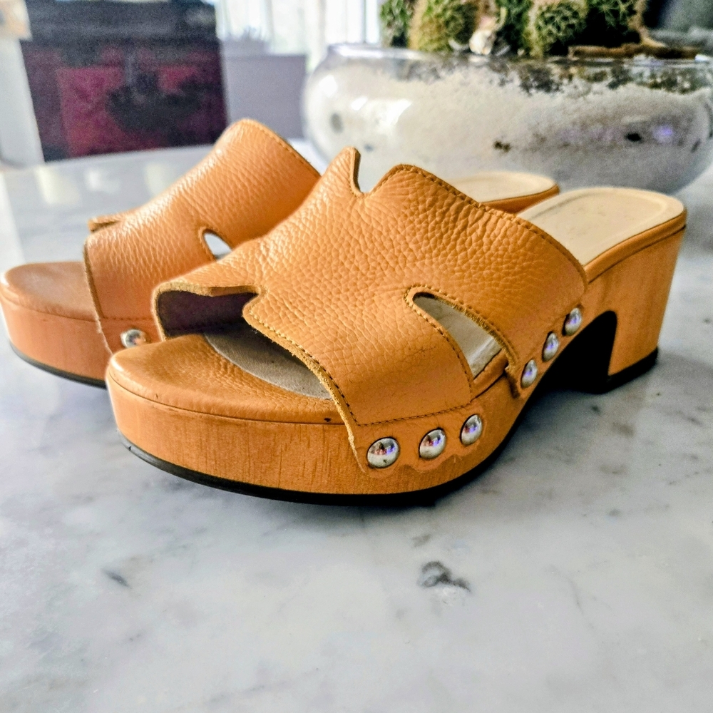 Made Is Spain Leather Studded Clog Slide In Size 7 In Colour MANGO